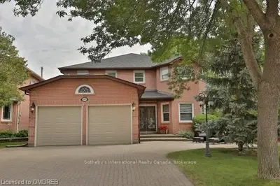 1447 Clearview Drive, Oakville, ON L6J 6X2