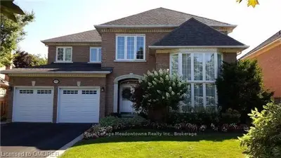 1938 Calgary Court, Mississauga, ON L5H 4J1