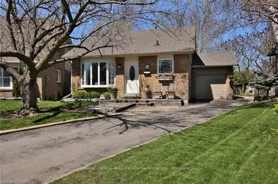 131 Willard Street, Oakville, ON L6L 5R4