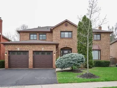 2114 Grenville Drive, Oakville, ON L6H 3Y6