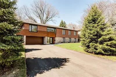 731 BALBOA Drive, Mississauga, ON L5H 2V8