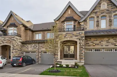 2468 VILLAGE, Oakville, ON L6M 0S2
