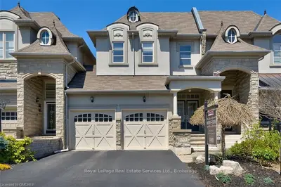 2321 WUTHERING HEIGHTS Way, Oakville, ON L6M 0E8