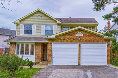 3116 SIR JOHN'S HOMESTEAD, Mississauga, ON L5L 2N9