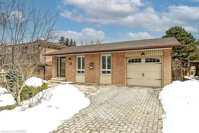 1221 OXFORD Avenue, Oakville, ON L6H 1S4