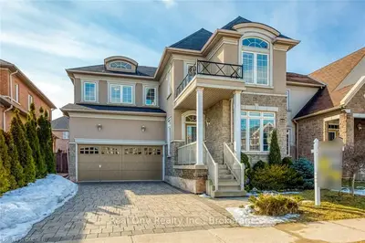 2446 NORTH RIDGE Trail, Oakville, ON L6H 0B1