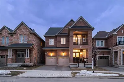 3290 MINTWOOD Circle, Oakville, ON L6H 0N7