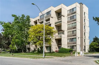 1300 MARLBOROUGH Court 320, Oakville, ON L6H 2S2