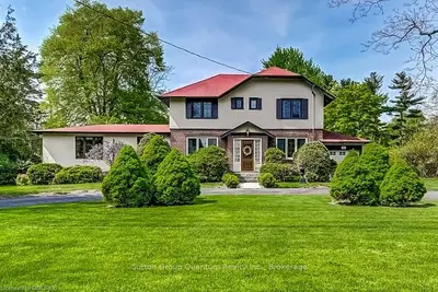 902 CLARKSON Road S, Mississauga, ON L5J 2V3