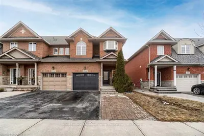 2048 REDSTONE Crescent, Oakville, ON L6M 5B1