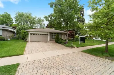 1213 Falgarwood Drive, Oakville, ON L6H 2L5