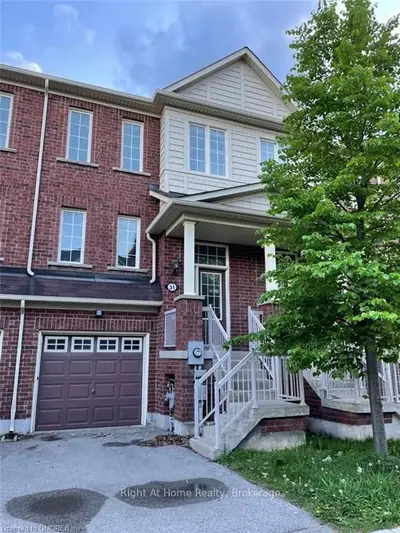 2186 FIDDLERS Way 31, Oakville, ON L6M 0L5
