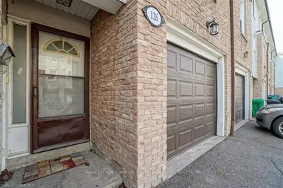2440 BROMSGROVE Road 126, Mississauga, ON L5J 4J7