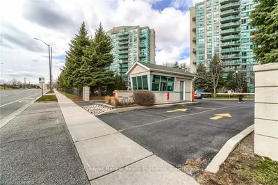 2585 ERIN CENTRE Boulevard 506, Mississauga, ON L5M 6Z7