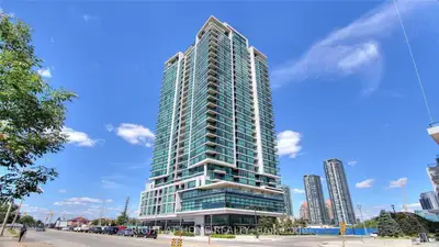 Condo Apartment in Mississauga