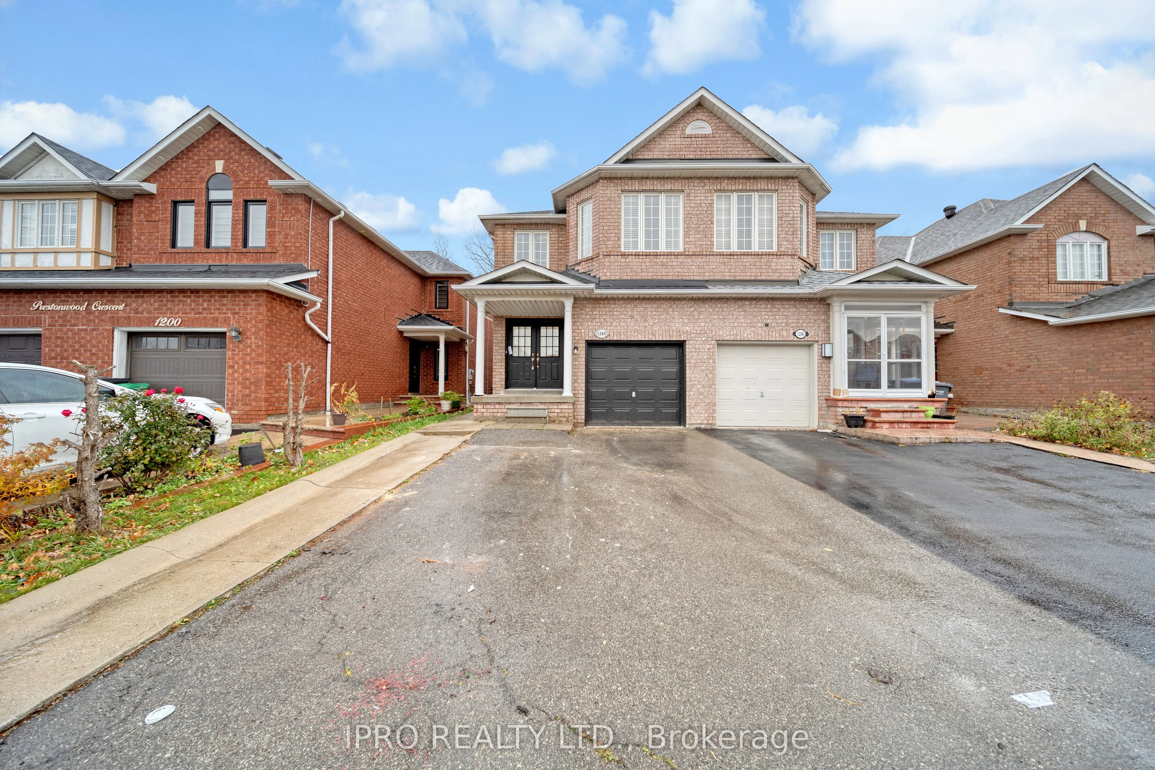 1204 Prestonwood Crescent, Mississauga, On L5v 2v3