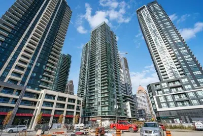 Condo Apartment in Mississauga