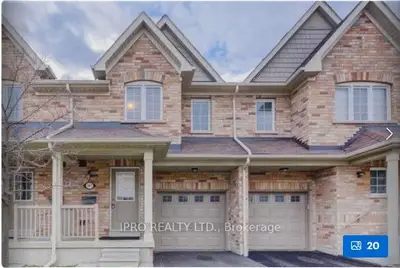 Condo Townhouse in Mississauga