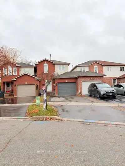 Att/Row/Townhouse in Mississauga
