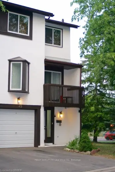 2651 Aquitaine Avenue 45, Mississauga, On L5n 1v5