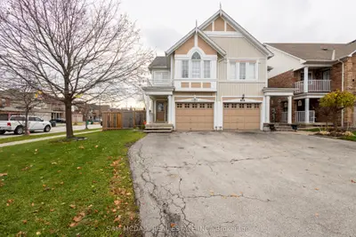 Semi-Detached in Mississauga