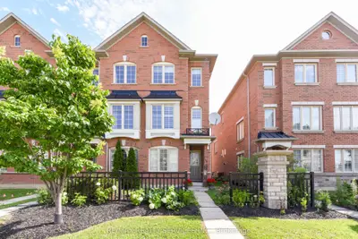Condo Townhouse in Brampton