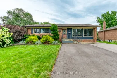 Detached in Burlington