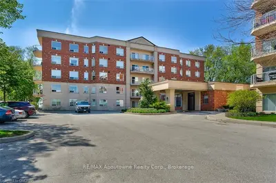 5194 Lakeshore Road W 102, Burlington, ON L7L 6P5