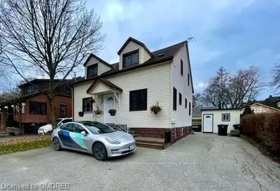 26 JOHN Street MAIN, Mississauga, ON L5H 2E4