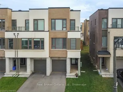 194 Squire Crescent, Oakville, ON L6H 7C3