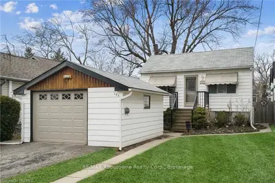 123 DEANE Avenue, Oakville, ON L6K 1N2