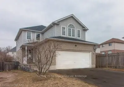 11 KENNEY Street, Halton Hills, ON L7J 3B2