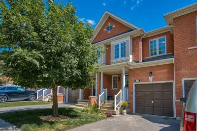 7360 ZINNIA Place 50, Mississauga, ON L5W 2A4