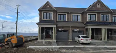 Att/Row/Townhouse in Milton