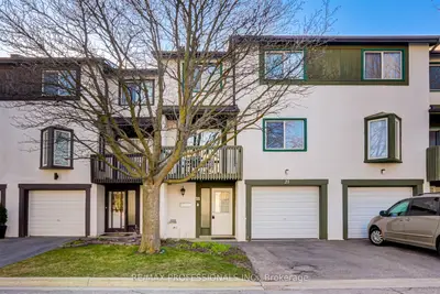 2651 Aquitaine Avenue 21, Mississauga, On L5n 1v5