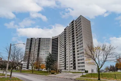 Condo Apartment in Mississauga