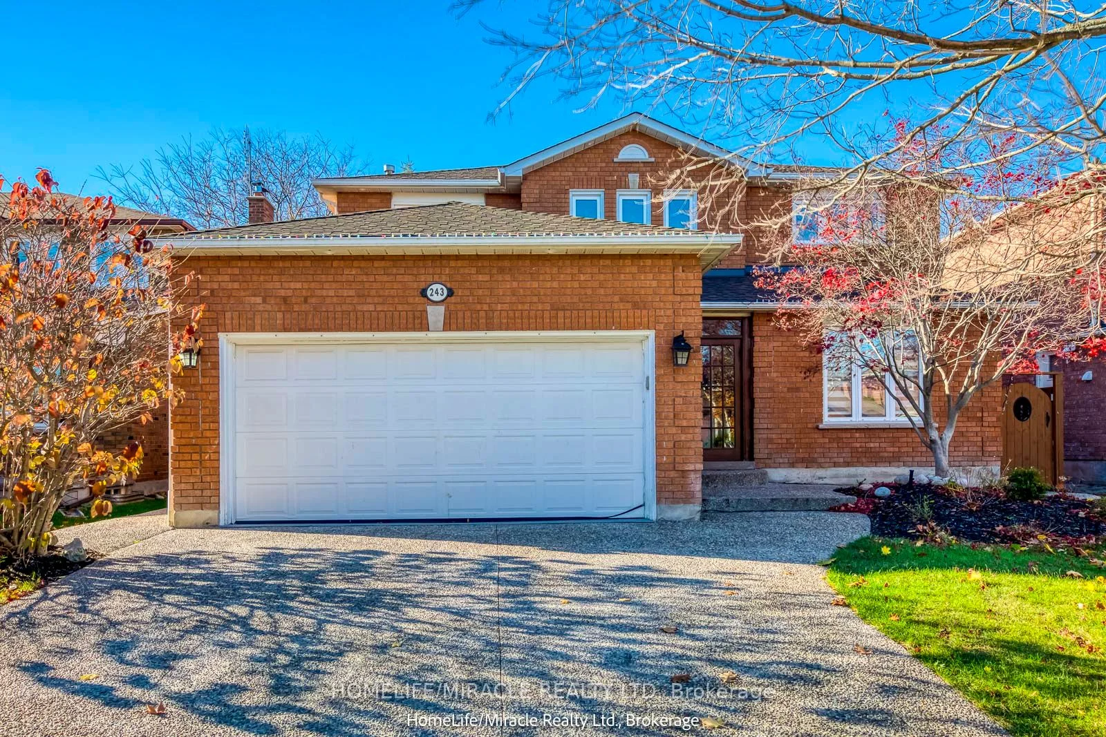 Detached in Oakville