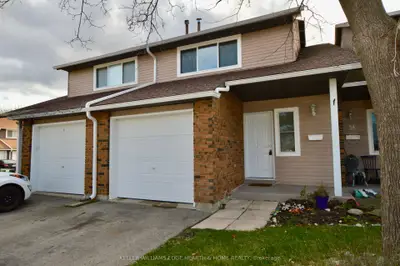 Condo Townhouse in Burlington