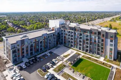 Condo Apartment in Oakville