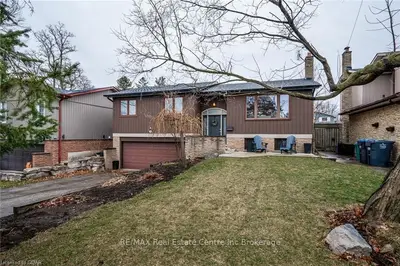 2551 OAK ROW Crescent, Mississauga, ON L5L 1P7