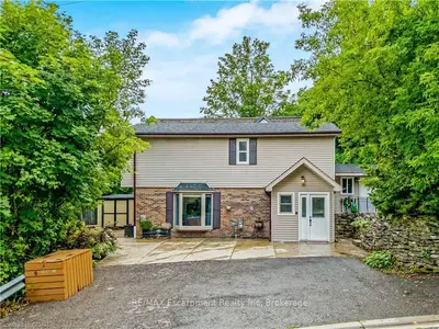 8 BROCK Street, Halton Hills, ON L7J 1N2