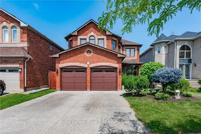 40 May Street, Halton Hills, ON L7G 5W2
