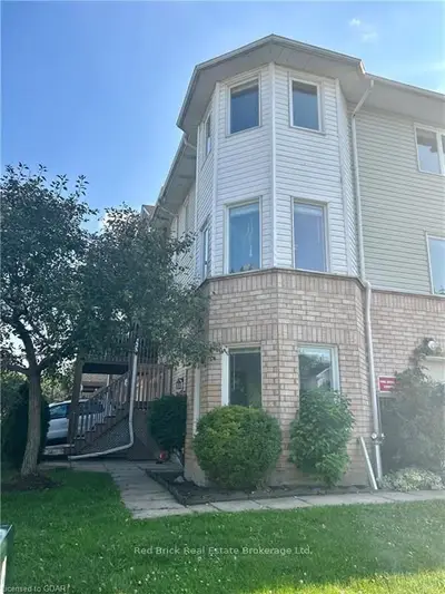 2 WYLIE Circle 85, Halton Hills, ON L7G 5M1