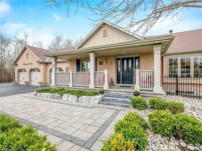 8 GORDON'S CREEK Court, Halton Hills, ON L7J 2L8