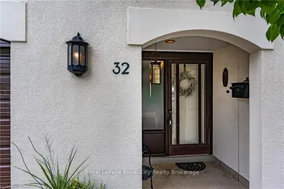 6679 SHELTER BAY Road 32, Mississauga, ON L5N 2A2