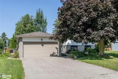 15 FAIRVIEW Place, Orangeville, ON L9W 3B3