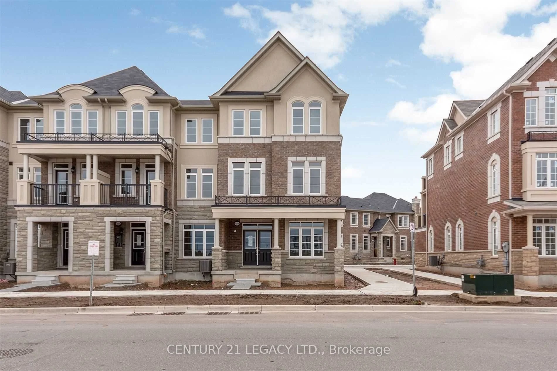 Att/Row/Townhouse in Oakville