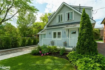 26 Branch Avenue, Toronto W06, ON M8W 1M7