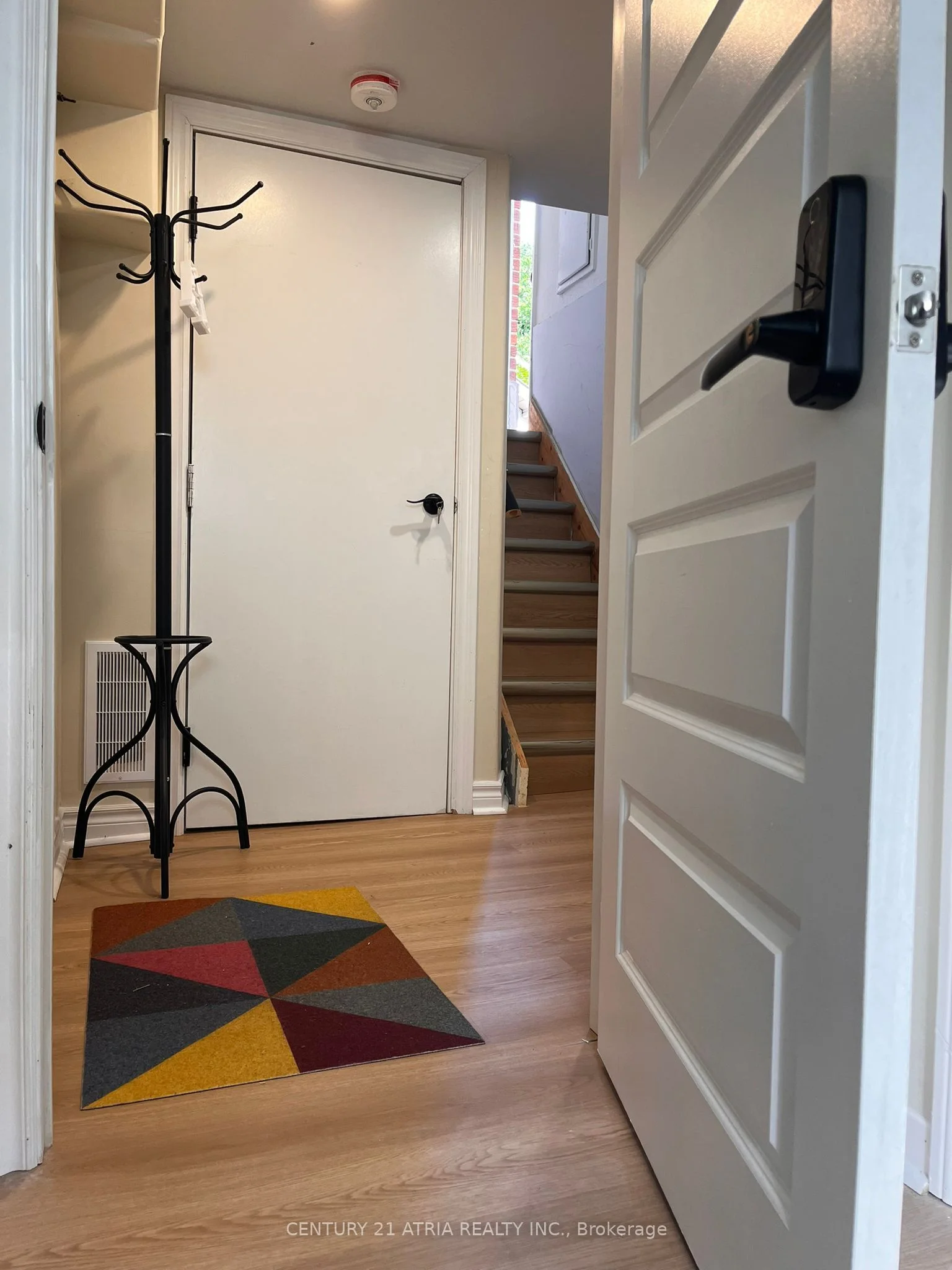 280 Thirtieth Street, Toronto W06, ON M8W 3E3