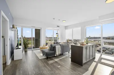 Condo Apartment in Milton